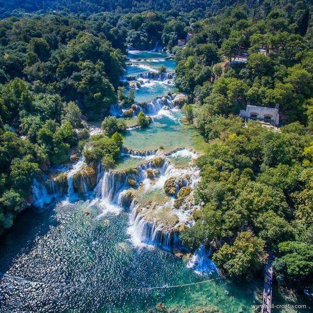 https://mdw-travel-data-us-east-1.s3.amazonaws.com/img/country/Croatia/Krka-National-Park/img_02.jpg