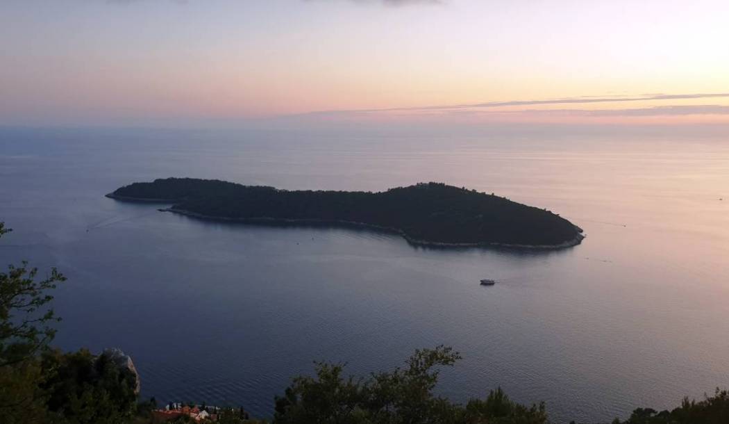 https://mdw-travel-data-us-east-1.s3.amazonaws.com/img/country/Croatia/Lokrum-Botanical-Gardens/img_02.jpg