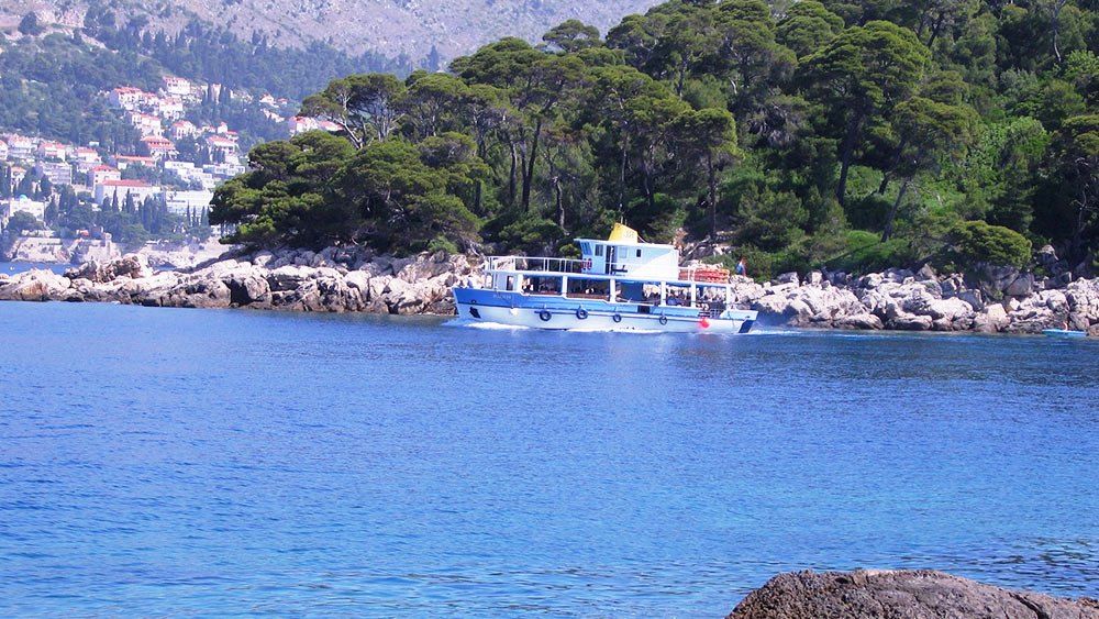 https://mdw-travel-data-us-east-1.s3.amazonaws.com/img/country/Croatia/Lokrum-Island/img_01.jpg