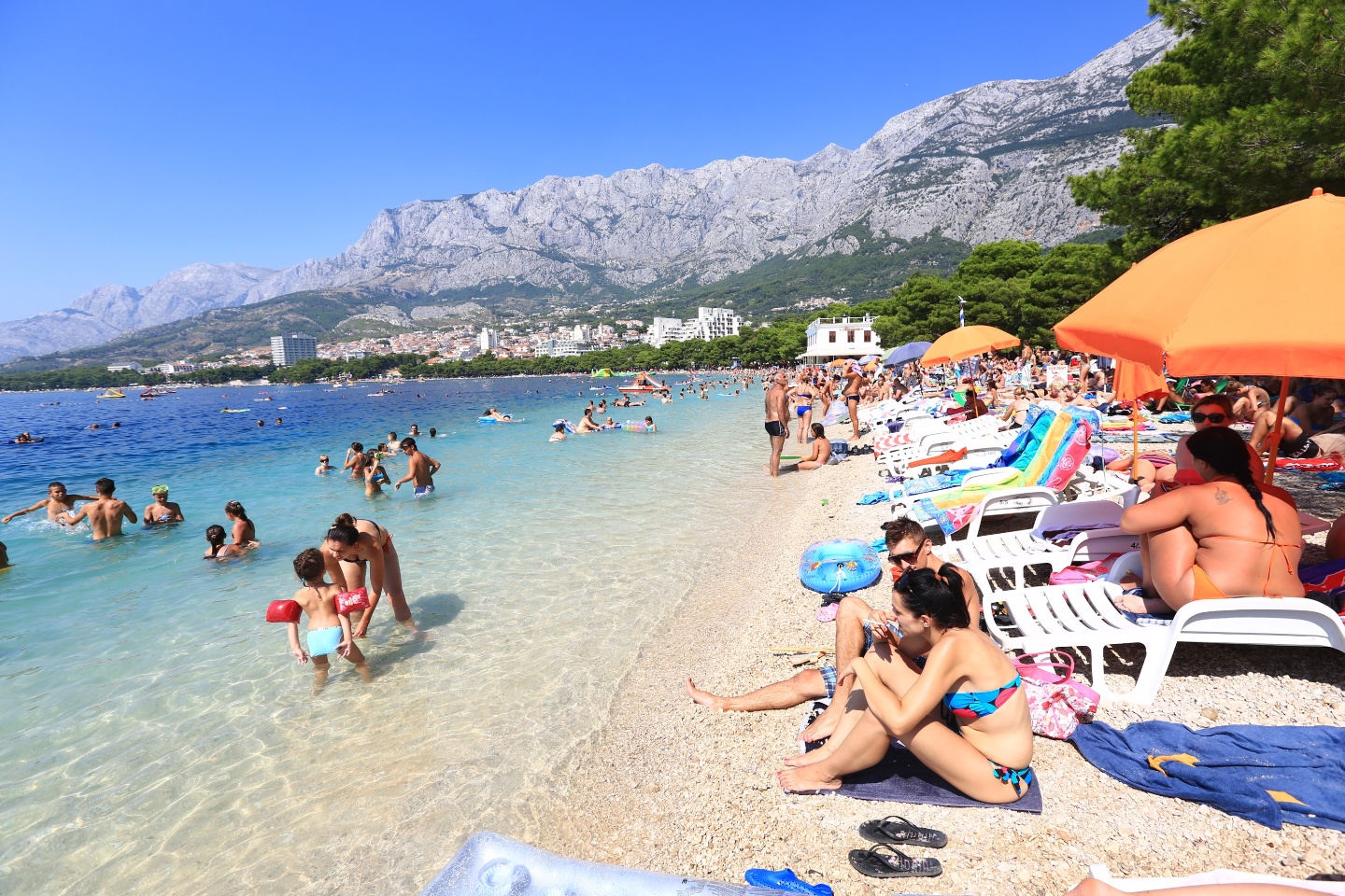 https://mdw-travel-data-us-east-1.s3.amazonaws.com/img/country/Croatia/Makarska-Riva-Promenade/img_01.jpg