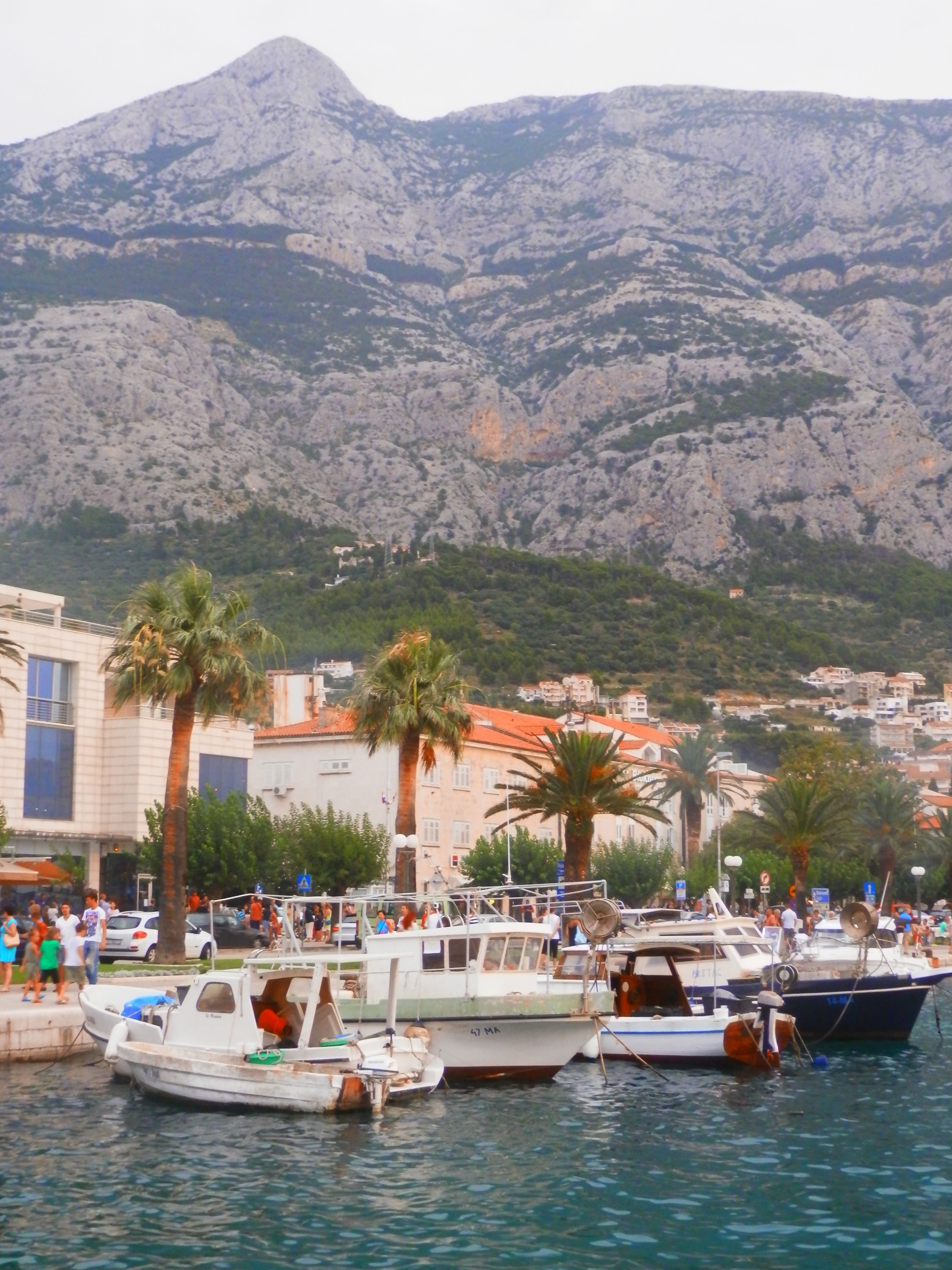 https://mdw-travel-data-us-east-1.s3.amazonaws.com/img/country/Croatia/Makarska-Riva-Promenade/img_02.jpg
