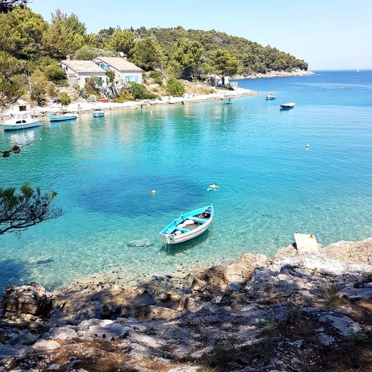 https://mdw-travel-data-us-east-1.s3.amazonaws.com/img/country/Croatia/Mali-Losinj-Cemetery/img_00.jpg