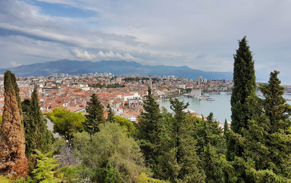https://mdw-travel-data-us-east-1.s3.amazonaws.com/img/country/Croatia/Marjan-Hill/img_03.jpg