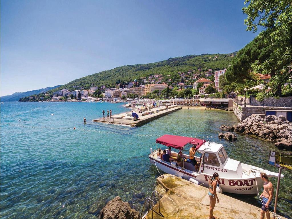https://mdw-travel-data-us-east-1.s3.amazonaws.com/img/country/Croatia/Matulji/img_01.jpg