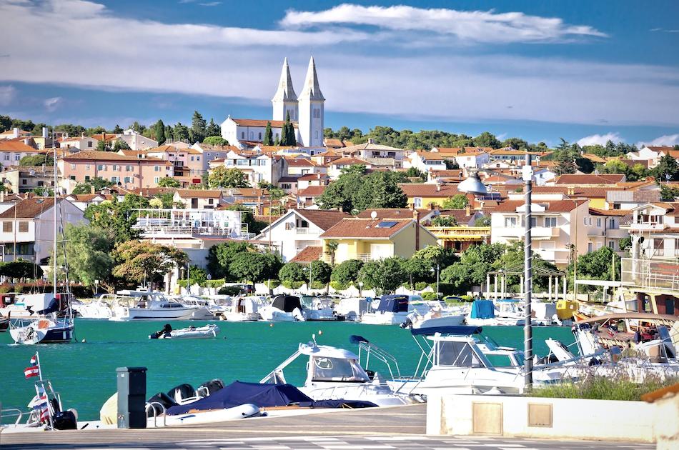 https://mdw-travel-data-us-east-1.s3.amazonaws.com/img/country/Croatia/Medulin-Harbor/img_01.jpg