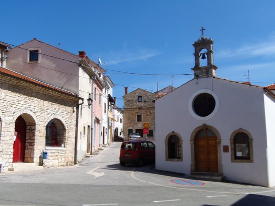 https://mdw-travel-data-us-east-1.s3.amazonaws.com/img/country/Croatia/Medulin-Village/img_03.jpg