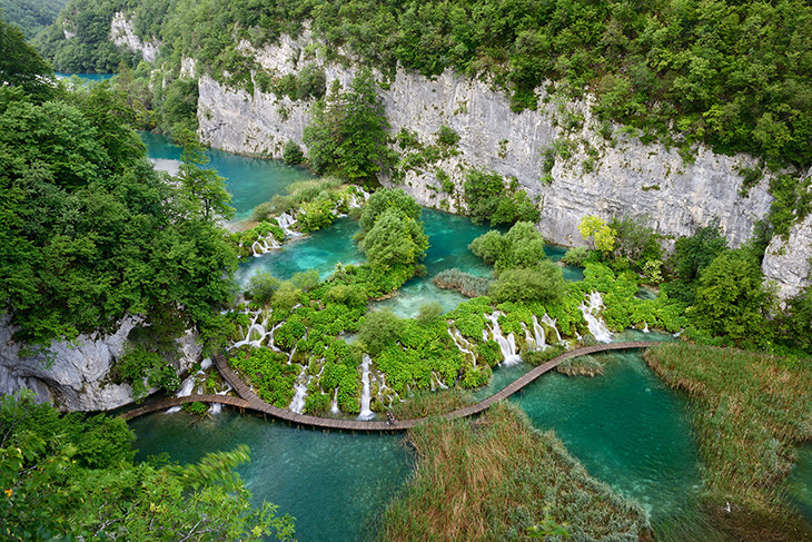 https://mdw-travel-data-us-east-1.s3.amazonaws.com/img/country/Croatia/Medvedak-hiking-trail/img_00.jpg