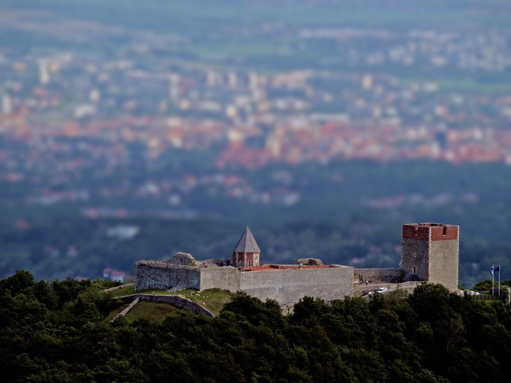 https://mdw-travel-data-us-east-1.s3.amazonaws.com/img/country/Croatia/Medvedgrad/img_01.jpg