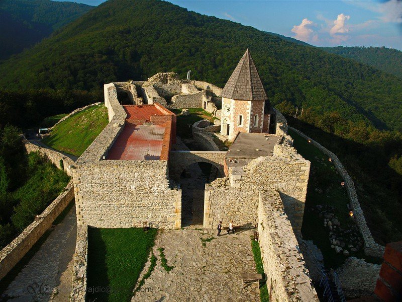 https://mdw-travel-data-us-east-1.s3.amazonaws.com/img/country/Croatia/Medvednica-Mountain/img_00.jpg