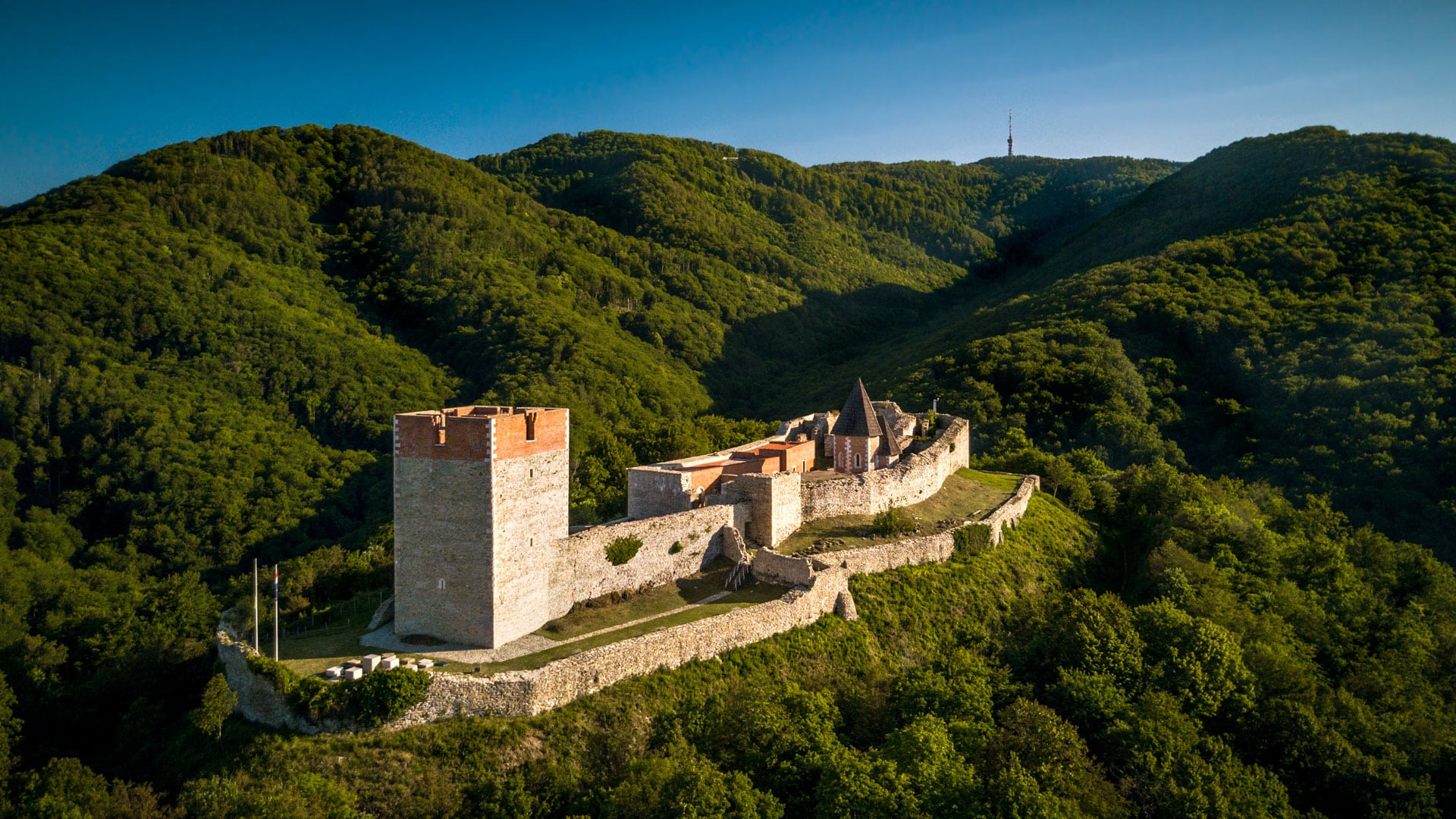 https://mdw-travel-data-us-east-1.s3.amazonaws.com/img/country/Croatia/Medvednica/img_01.jpg
