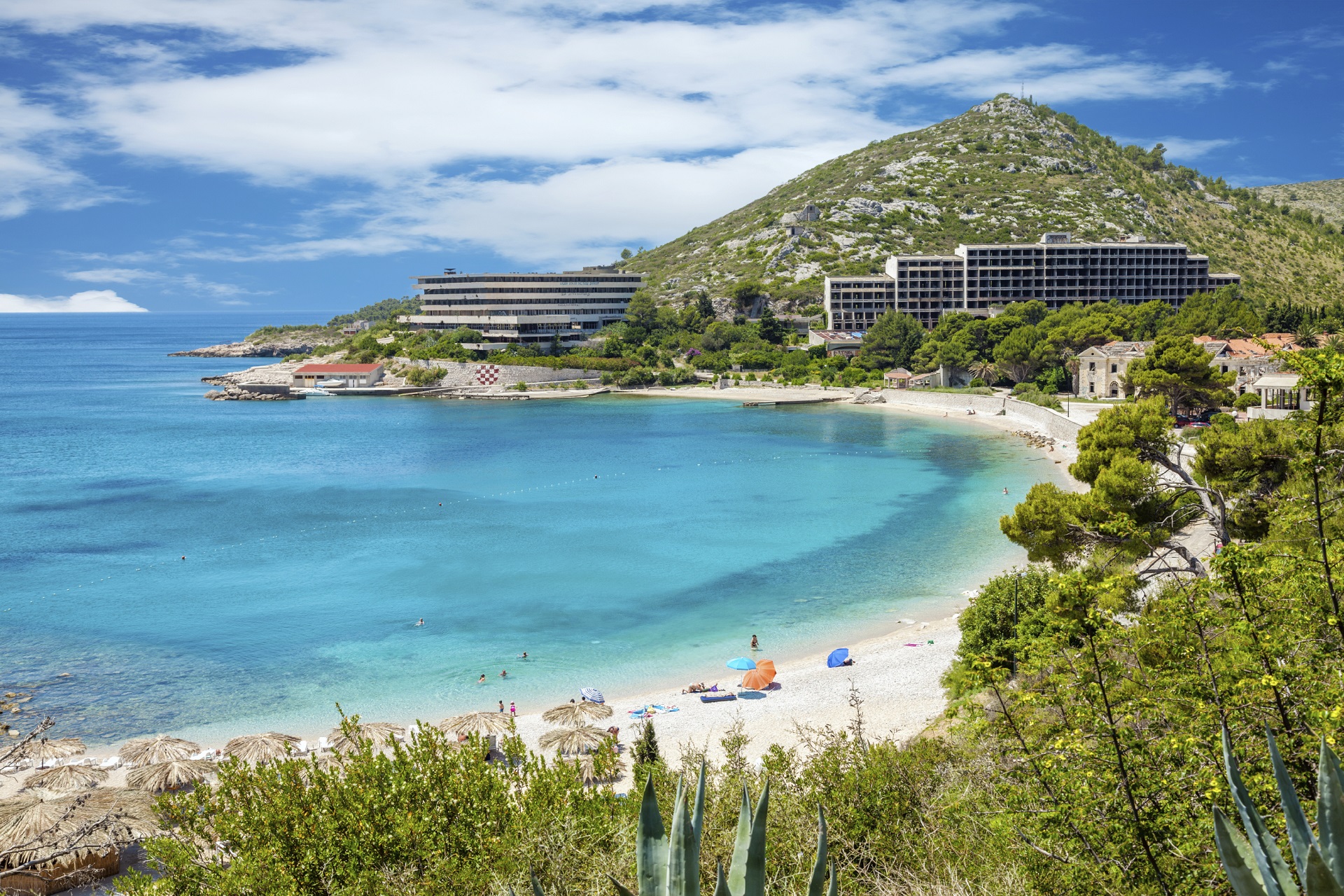 https://mdw-travel-data-us-east-1.s3.amazonaws.com/img/country/Croatia/Mlini-Beach/img_00.jpg