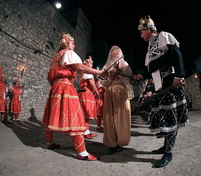 https://mdw-travel-data-us-east-1.s3.amazonaws.com/img/country/Croatia/Moreska-Sword-Dance/img_01.jpg