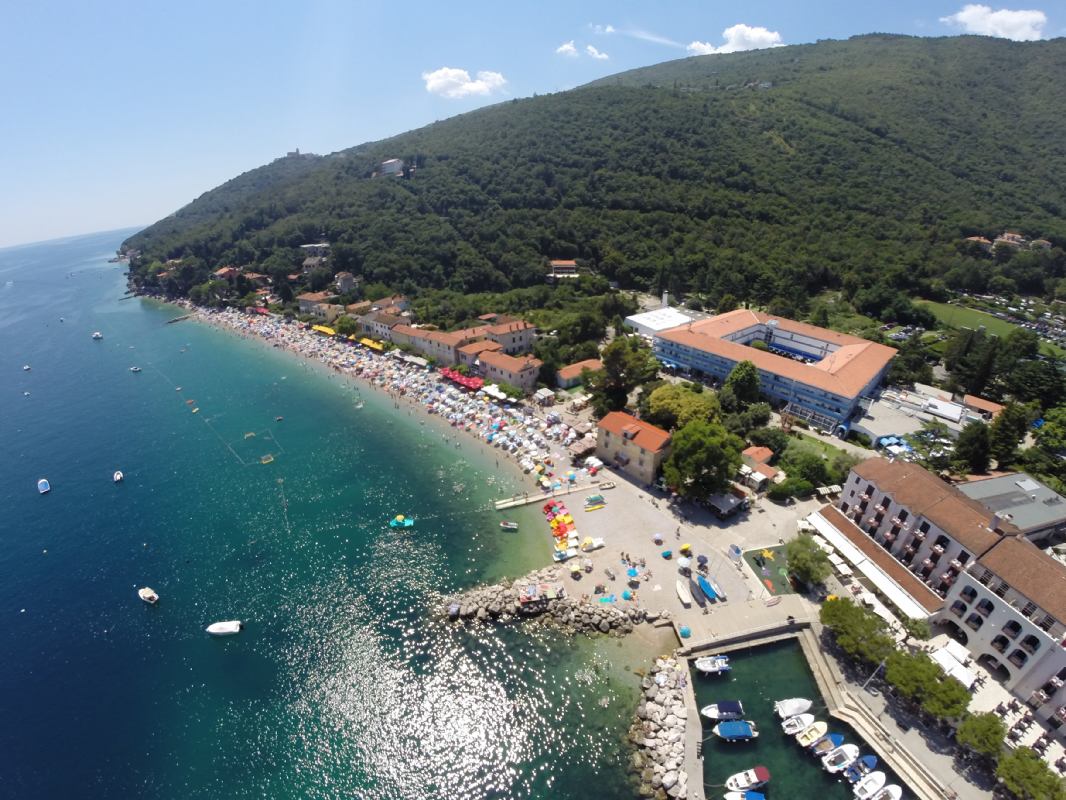 https://mdw-travel-data-us-east-1.s3.amazonaws.com/img/country/Croatia/Moscenicka-Draga/img_03.jpg