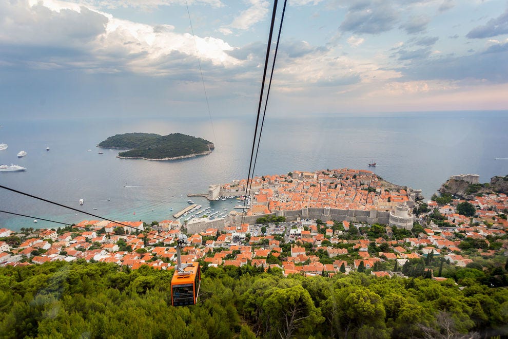 https://mdw-travel-data-us-east-1.s3.amazonaws.com/img/country/Croatia/Mount-Srd/img_03.jpg