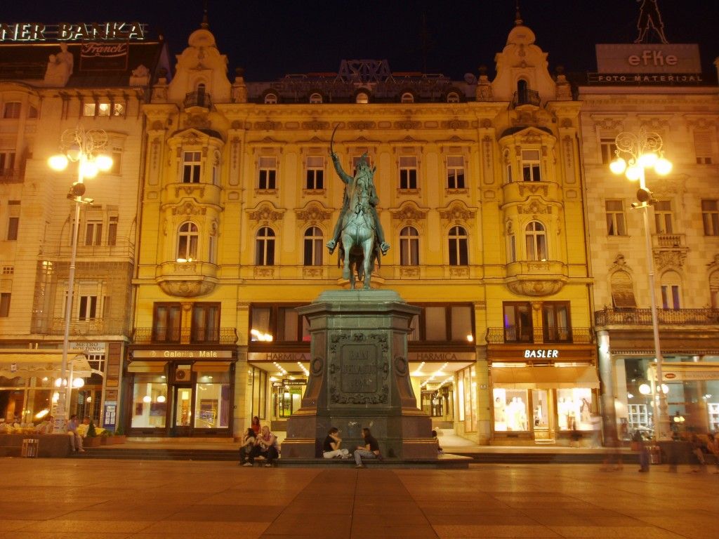 https://mdw-travel-data-us-east-1.s3.amazonaws.com/img/country/Croatia/Museum-of-Broken-Relationships/img_05.jpg