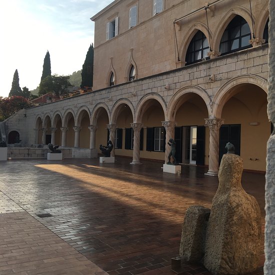 https://mdw-travel-data-us-east-1.s3.amazonaws.com/img/country/Croatia/Museum-of-Contemporary-Art/img_01.jpg