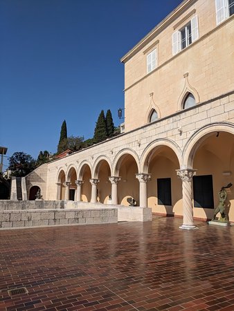 https://mdw-travel-data-us-east-1.s3.amazonaws.com/img/country/Croatia/Museum-of-Contemporary-Art/img_03.jpg
