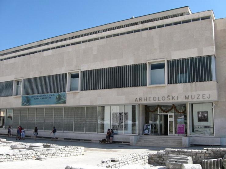 https://mdw-travel-data-us-east-1.s3.amazonaws.com/img/country/Croatia/National-Museum-Zadar/img_02.jpg