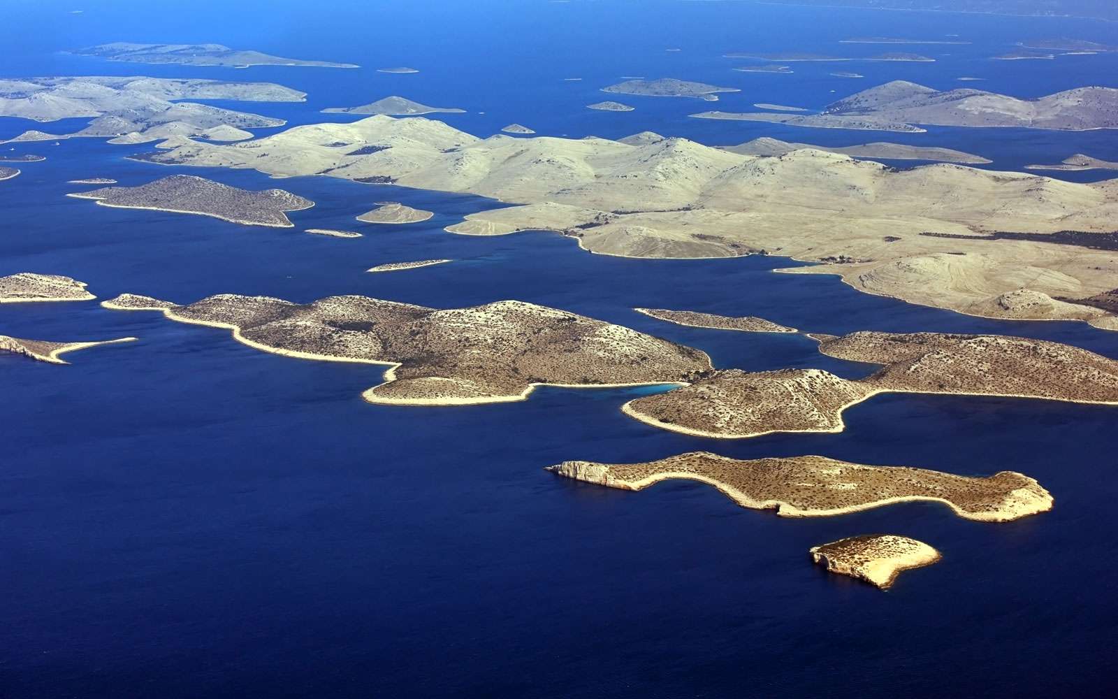https://mdw-travel-data-us-east-1.s3.amazonaws.com/img/country/Croatia/National-Park-Kornati/img_01.jpg