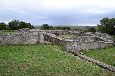https://mdw-travel-data-us-east-1.s3.amazonaws.com/img/country/Croatia/Nesactium-Archaeological-Park/img_02.jpg