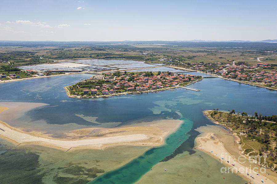 https://mdw-travel-data-us-east-1.s3.amazonaws.com/img/country/Croatia/Nins-Lagoon/img_01.jpg