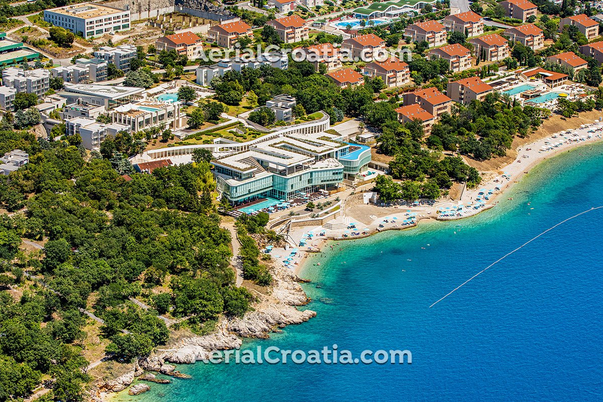 https://mdw-travel-data-us-east-1.s3.amazonaws.com/img/country/Croatia/Novi-Vinodolski/img_01.jpg