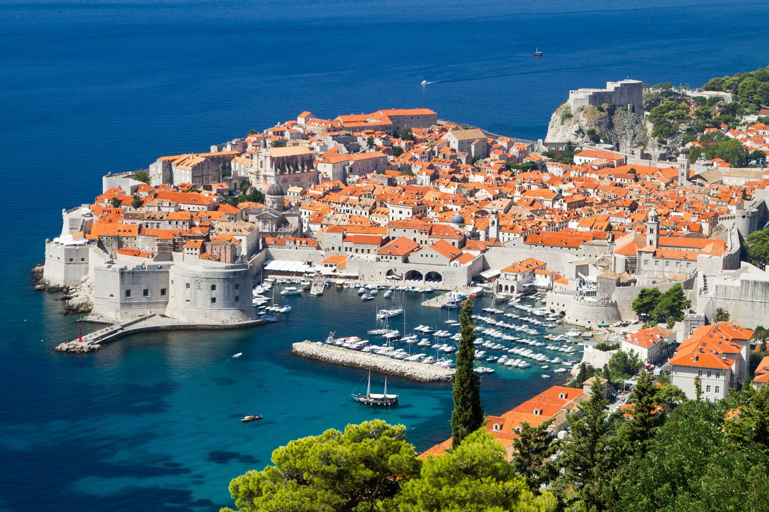 https://mdw-travel-data-us-east-1.s3.amazonaws.com/img/country/Croatia/Old-Town-Dubrovnik/img_02.jpg