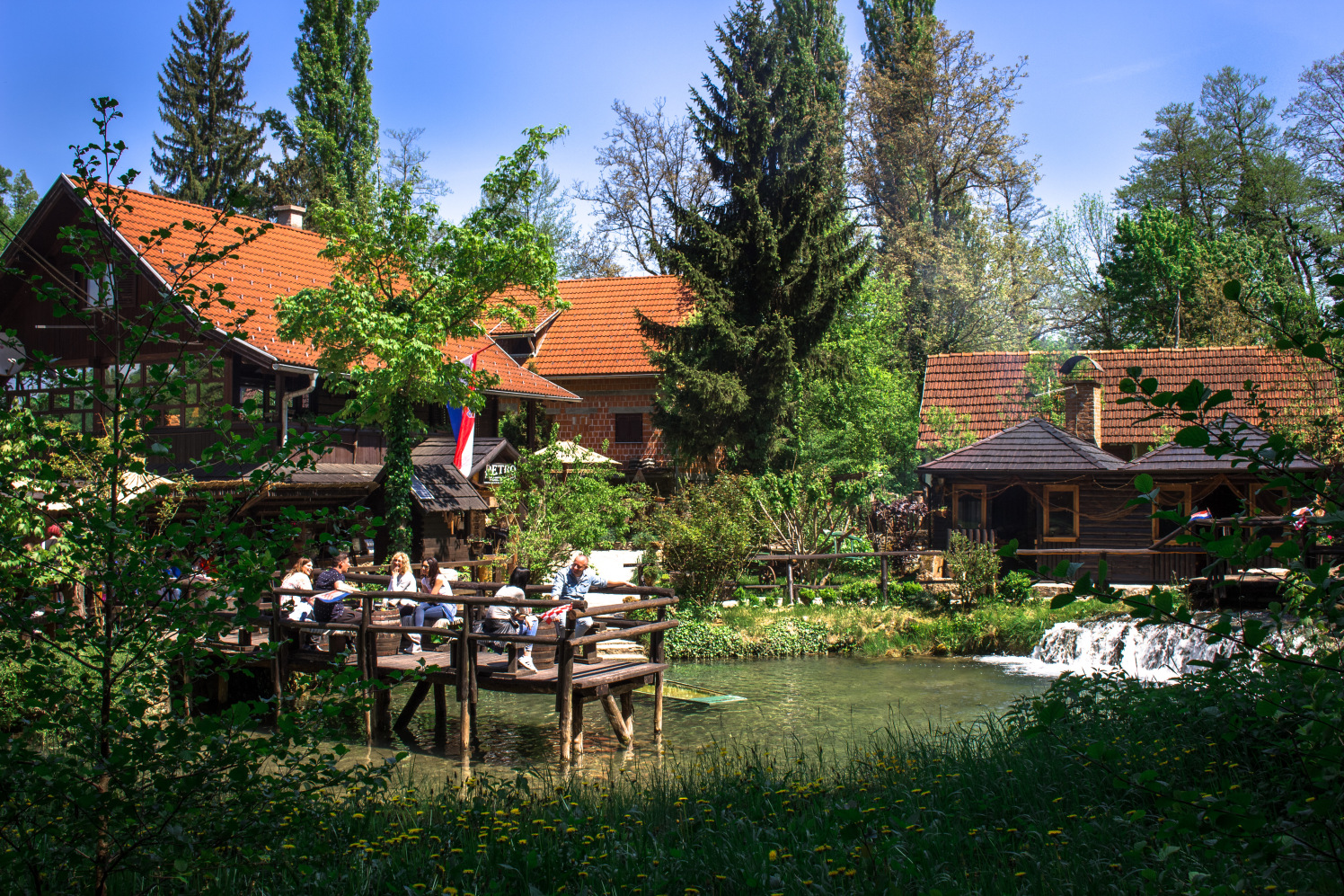 https://mdw-travel-data-us-east-1.s3.amazonaws.com/img/country/Croatia/Old-Town-Slunj/img_02.jpg