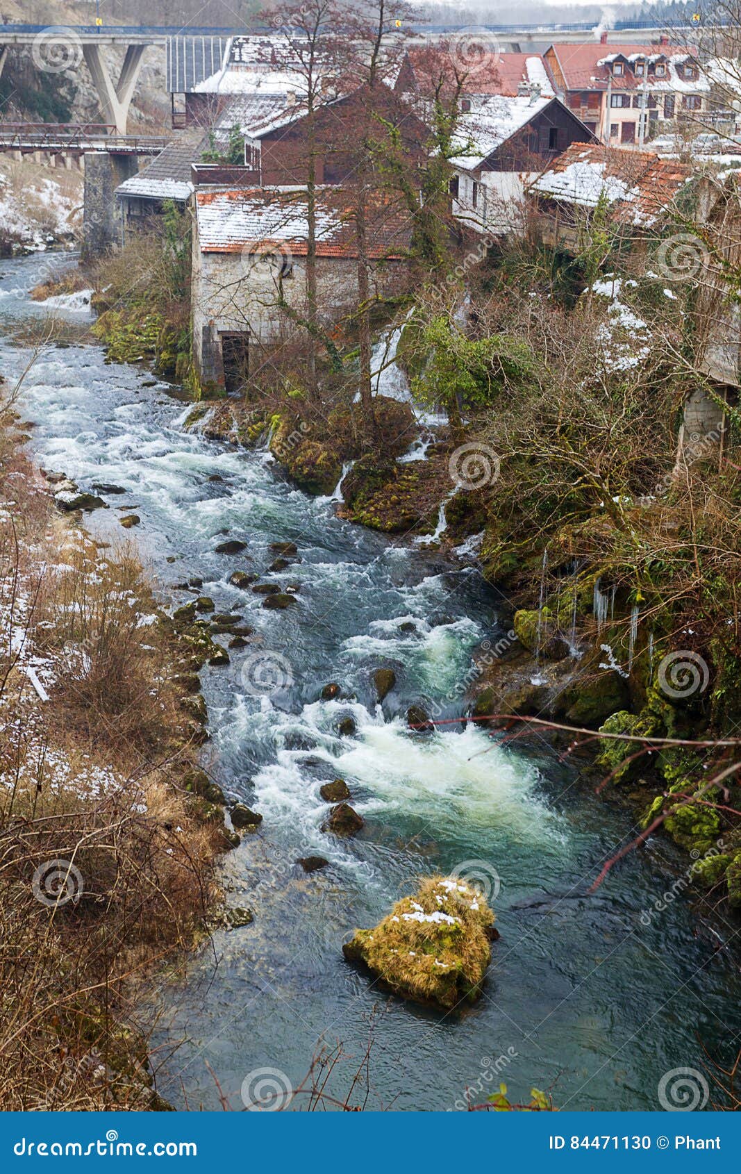https://mdw-travel-data-us-east-1.s3.amazonaws.com/img/country/Croatia/Old-Town-Slunj/img_03.jpg
