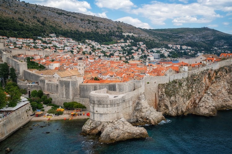https://mdw-travel-data-us-east-1.s3.amazonaws.com/img/country/Croatia/Old-Town/img_02.jpg