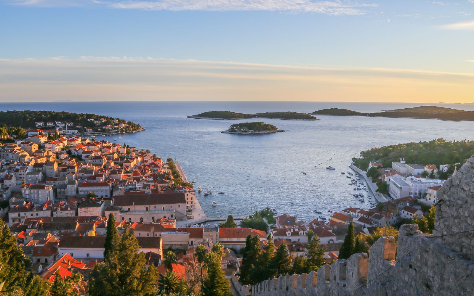 https://mdw-travel-data-us-east-1.s3.amazonaws.com/img/country/Croatia/Olivia-Bistro/img_02.jpg