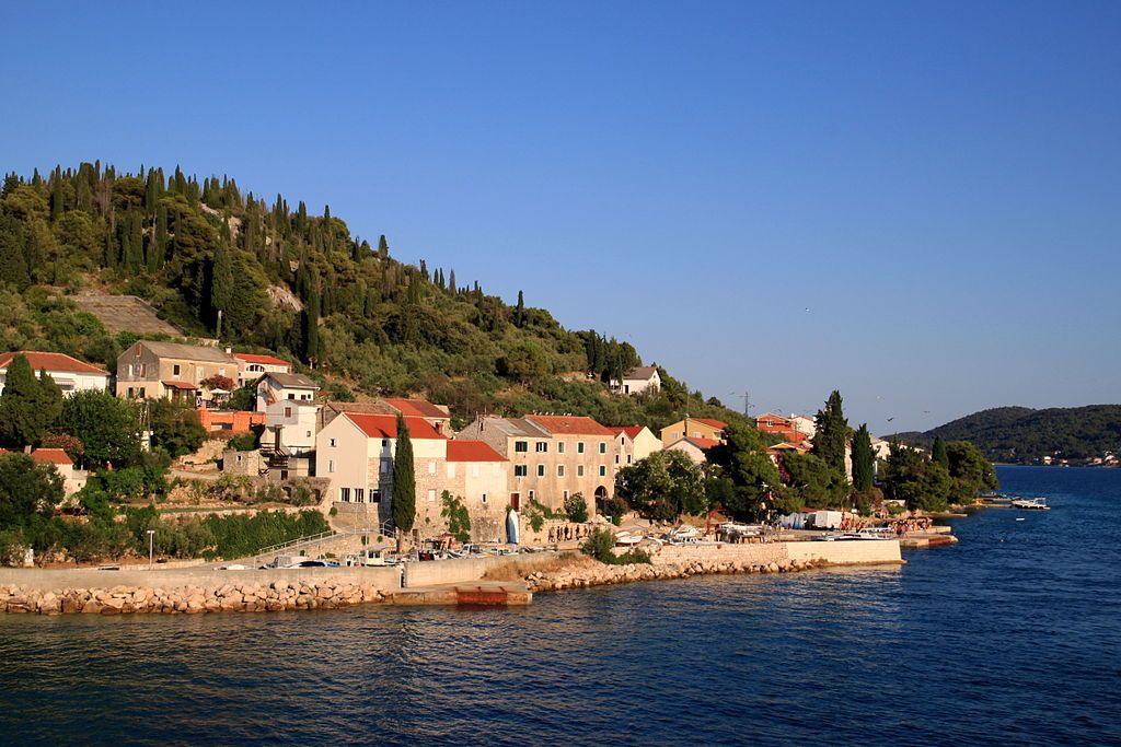 https://mdw-travel-data-us-east-1.s3.amazonaws.com/img/country/Croatia/Osljak-Island/img_03.jpg