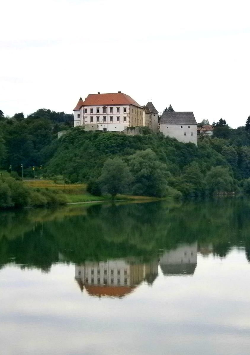 https://mdw-travel-data-us-east-1.s3.amazonaws.com/img/country/Croatia/Ozalj-Castle/img_05.jpg