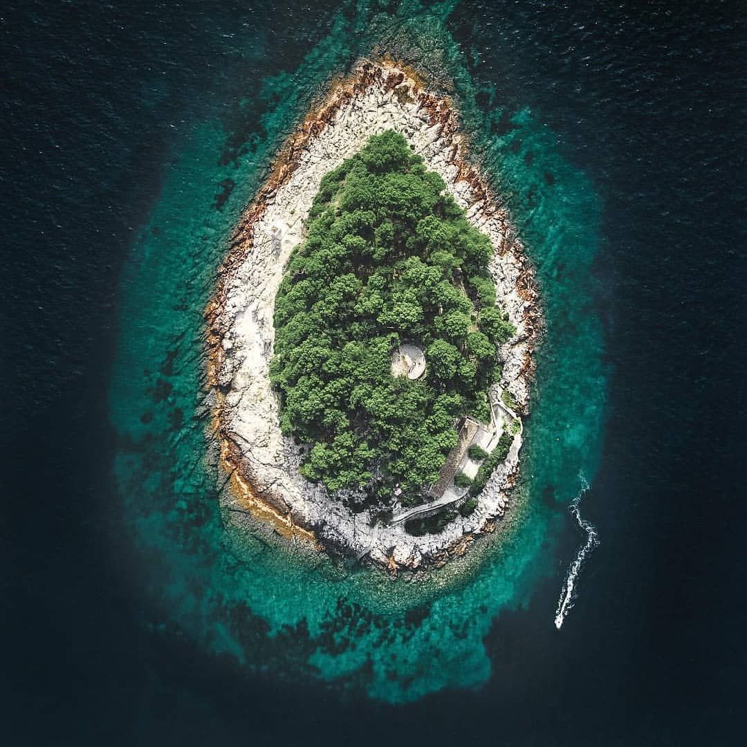 https://mdw-travel-data-us-east-1.s3.amazonaws.com/img/country/Croatia/Park-Hober/img_02.jpg