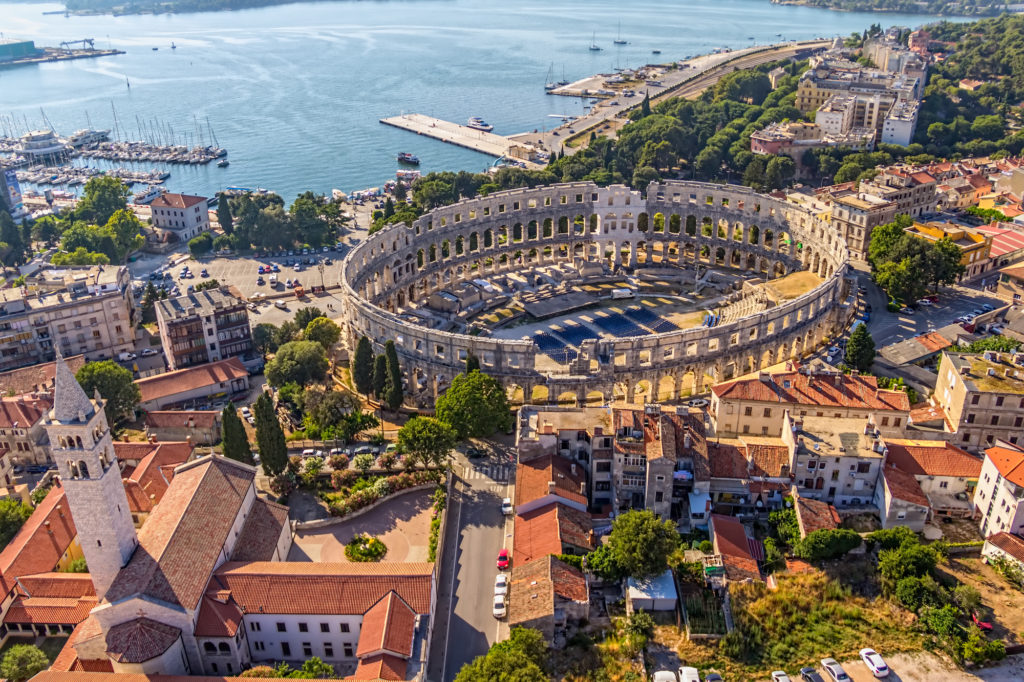 https://mdw-travel-data-us-east-1.s3.amazonaws.com/img/country/Croatia/Park-of-Military-History-Pula/img_01.jpg
