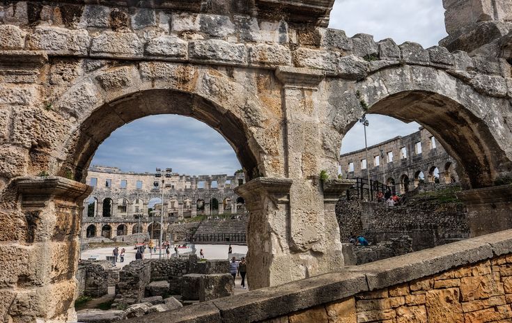 https://mdw-travel-data-us-east-1.s3.amazonaws.com/img/country/Croatia/Park-of-Military-History-Pula/img_03.jpg