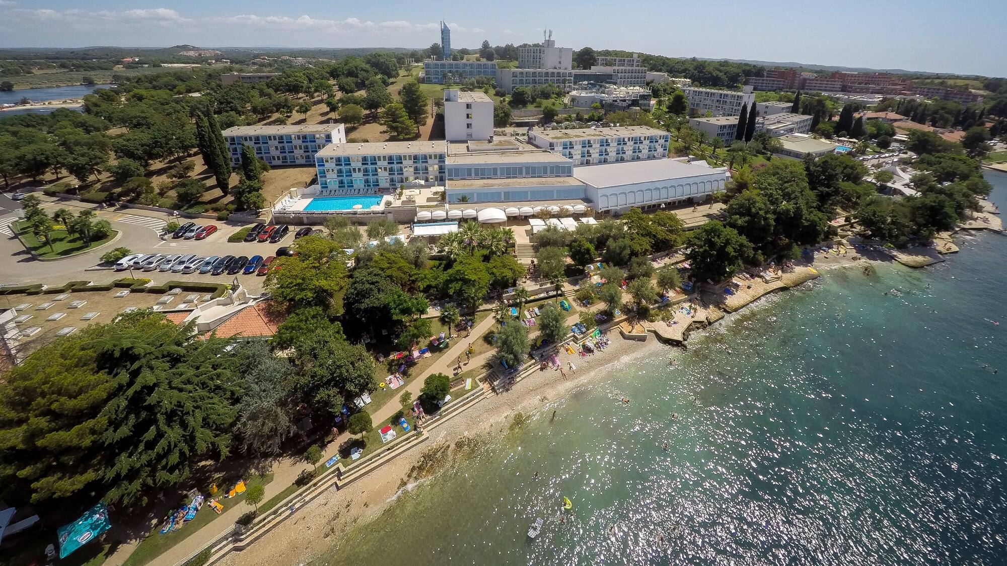 https://mdw-travel-data-us-east-1.s3.amazonaws.com/img/country/Croatia/Plavi-Plaza/img_01.jpg
