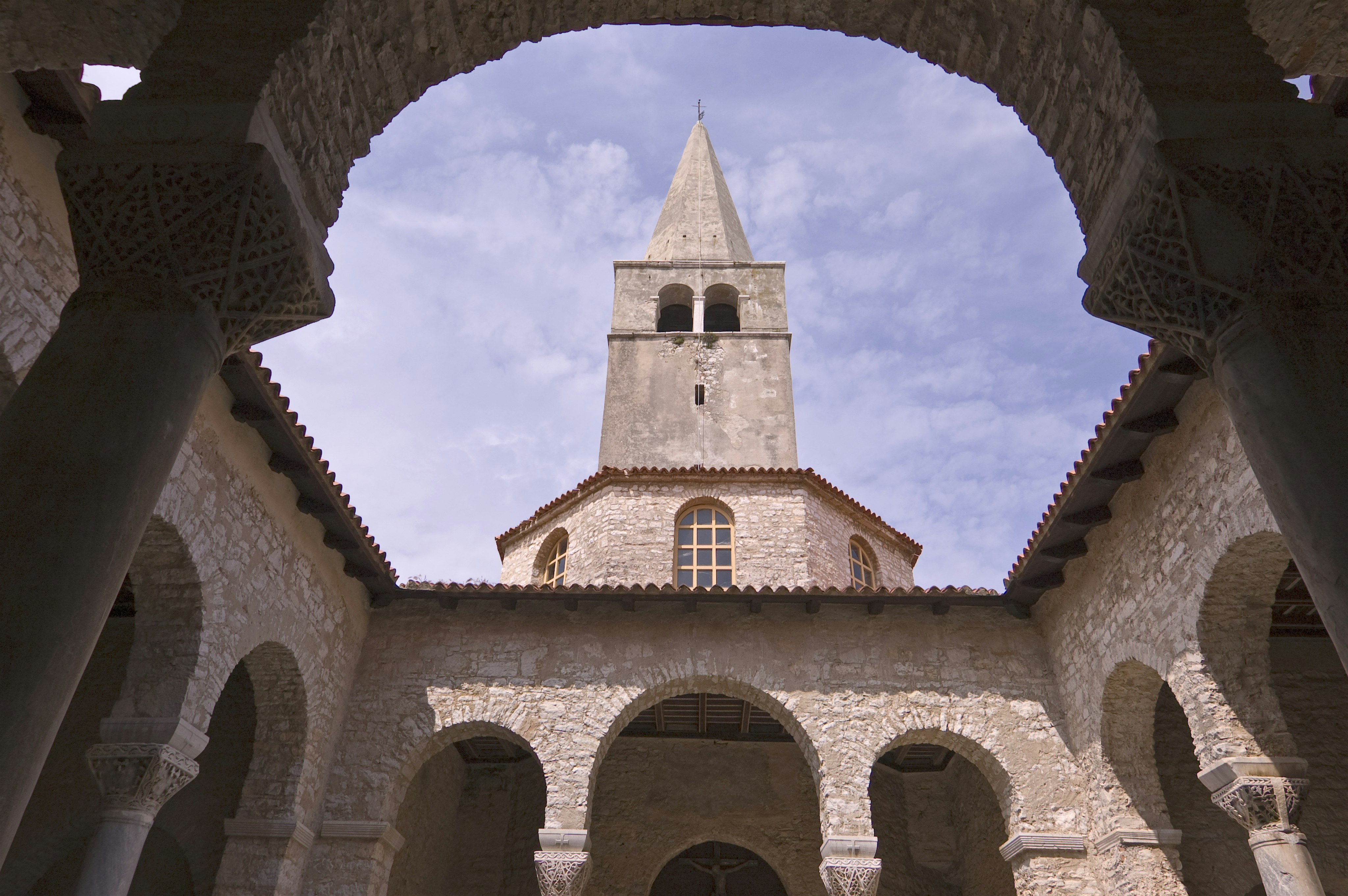 https://mdw-travel-data-us-east-1.s3.amazonaws.com/img/country/Croatia/Porec-Euphrasian-Basilica/img_01.jpg