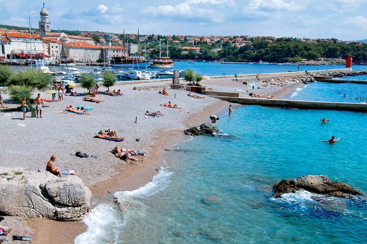 https://mdw-travel-data-us-east-1.s3.amazonaws.com/img/country/Croatia/Porporela-Beach/img_02.jpg