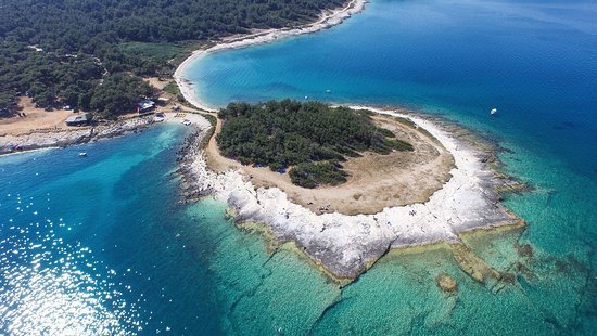 https://mdw-travel-data-us-east-1.s3.amazonaws.com/img/country/Croatia/Premantura/img_03.jpg