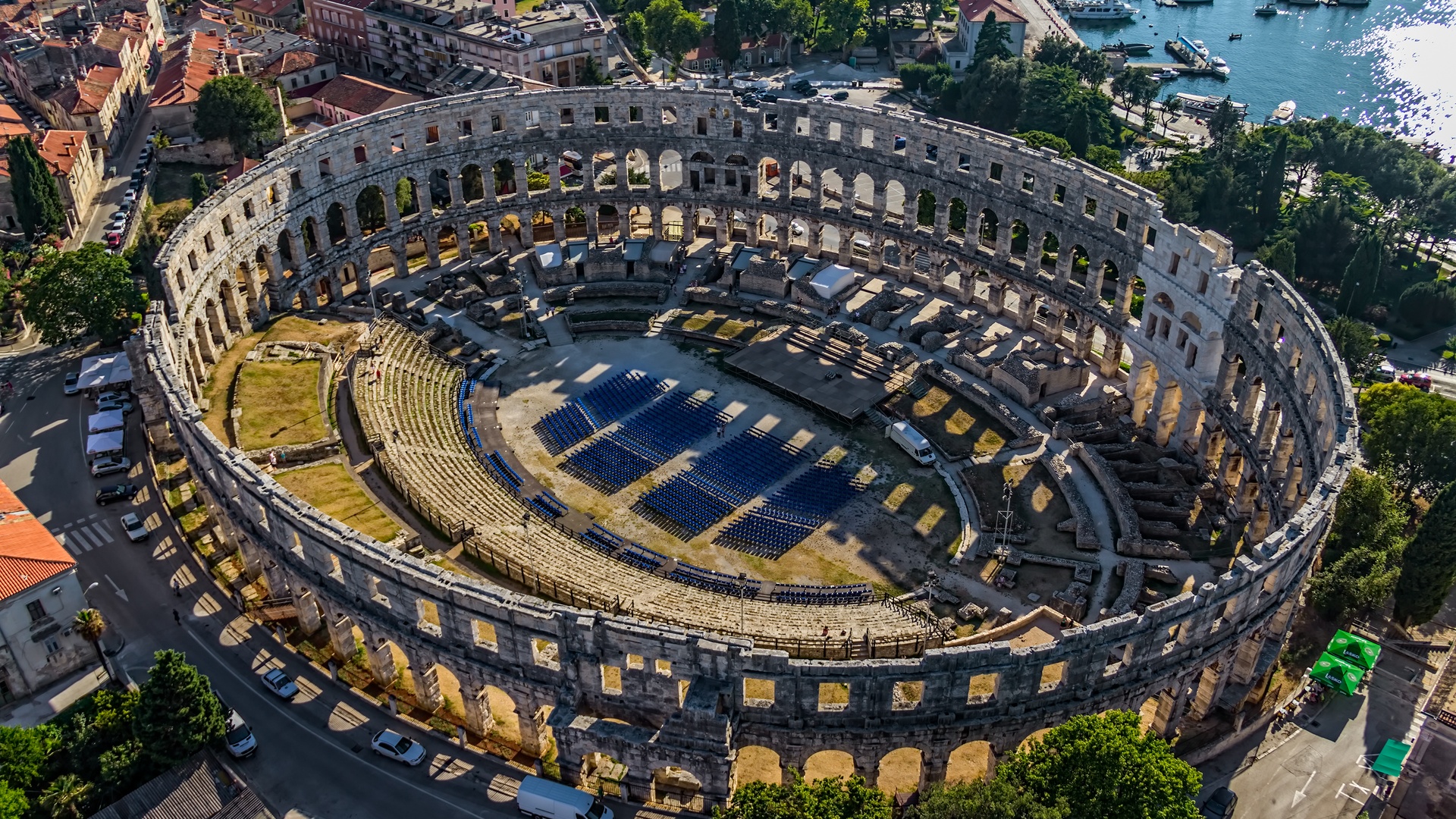https://mdw-travel-data-us-east-1.s3.amazonaws.com/img/country/Croatia/Pula-Arena/img_02.jpg