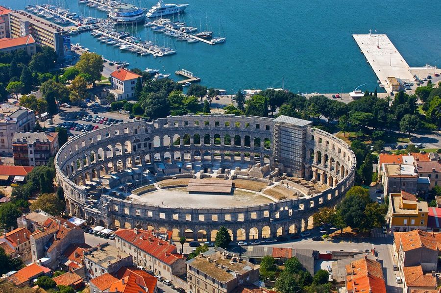 https://mdw-travel-data-us-east-1.s3.amazonaws.com/img/country/Croatia/Pula-Arena/img_03.jpg