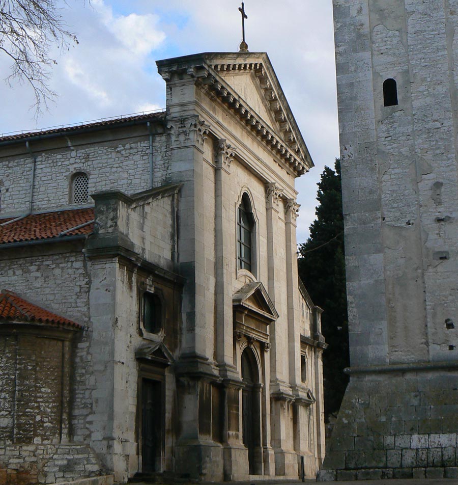 https://mdw-travel-data-us-east-1.s3.amazonaws.com/img/country/Croatia/Pula-Cathedral/img_03.jpg