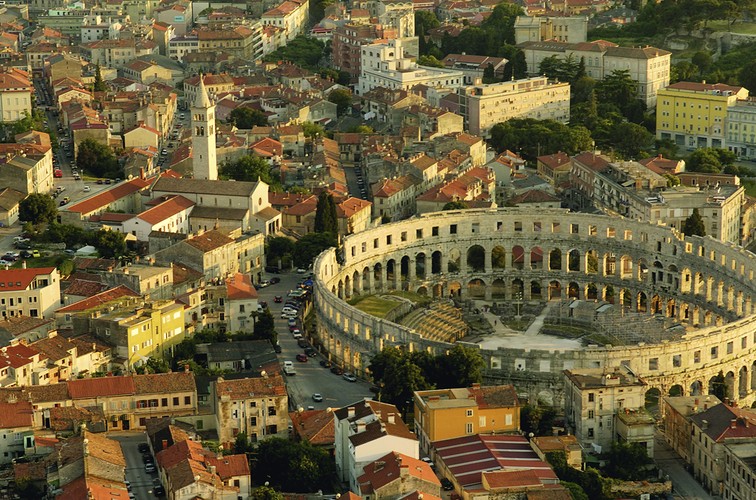 https://mdw-travel-data-us-east-1.s3.amazonaws.com/img/country/Croatia/Pula/img_03.jpg