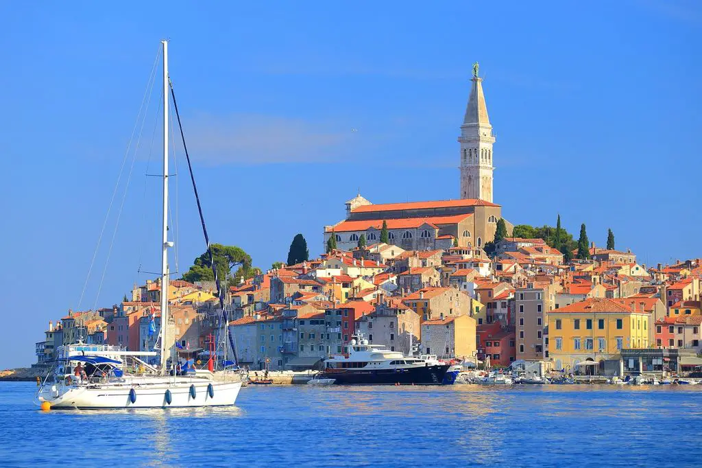 https://mdw-travel-data-us-east-1.s3.amazonaws.com/img/country/Croatia/Punat---Rovinj/img_03.jpg
