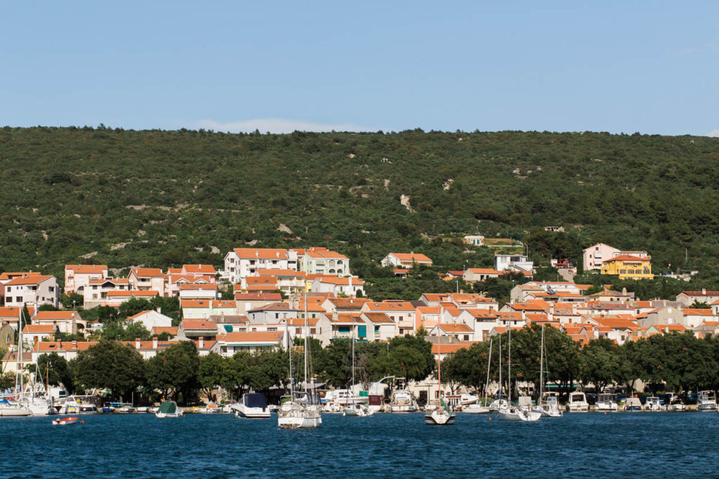 https://mdw-travel-data-us-east-1.s3.amazonaws.com/img/country/Croatia/Punat/img_01.jpg