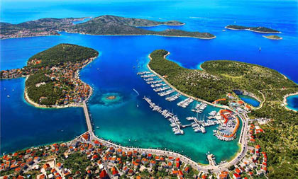 https://mdw-travel-data-us-east-1.s3.amazonaws.com/img/country/Croatia/Rogoznica-Marina/img_01.jpg