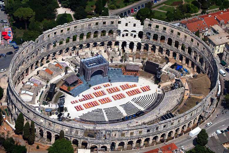 https://mdw-travel-data-us-east-1.s3.amazonaws.com/img/country/Croatia/Roman-Theater/img_01.jpg