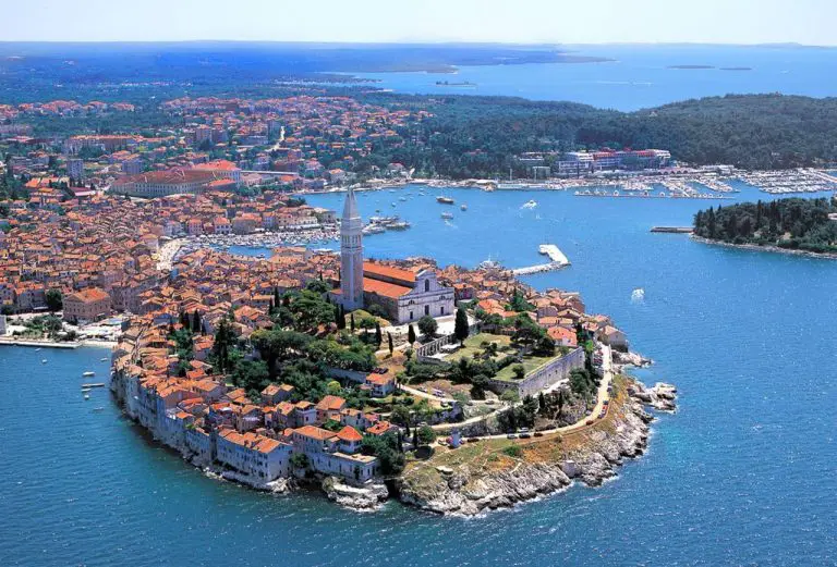 https://mdw-travel-data-us-east-1.s3.amazonaws.com/img/country/Croatia/Rovinj-Aquarium/img_02.jpg