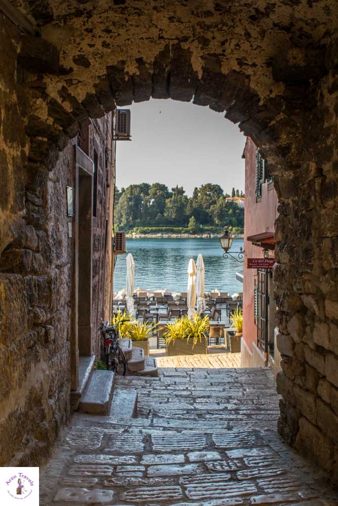 https://mdw-travel-data-us-east-1.s3.amazonaws.com/img/country/Croatia/Rovinj-Old-Town/img_01.jpg